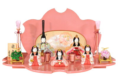 木村一秀作五人飾りの雛人形。女の子らしいピンクの雛人形